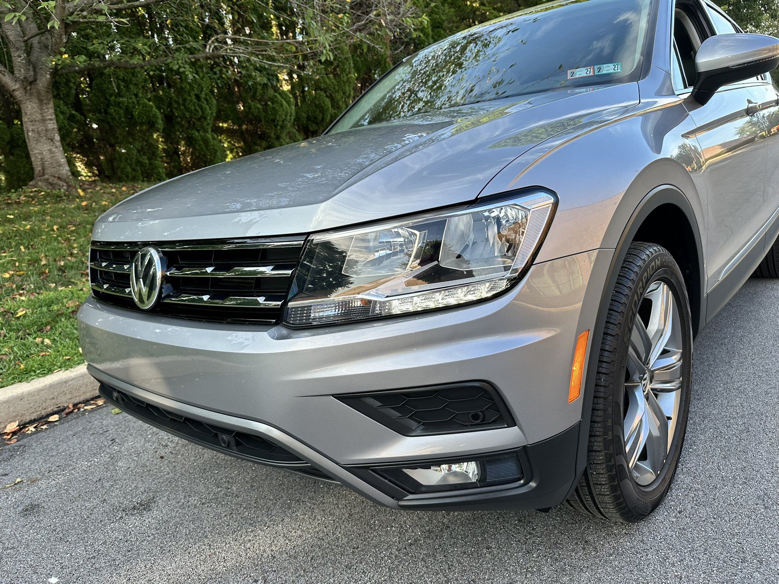 Used 2020 Volkswagen Tiguan SEL AWD/4WD image 72