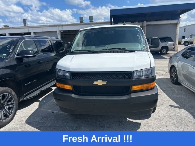 Used 2025 Chevrolet Express 2500 Extended w/ Driver Convenience Package RWD image 4