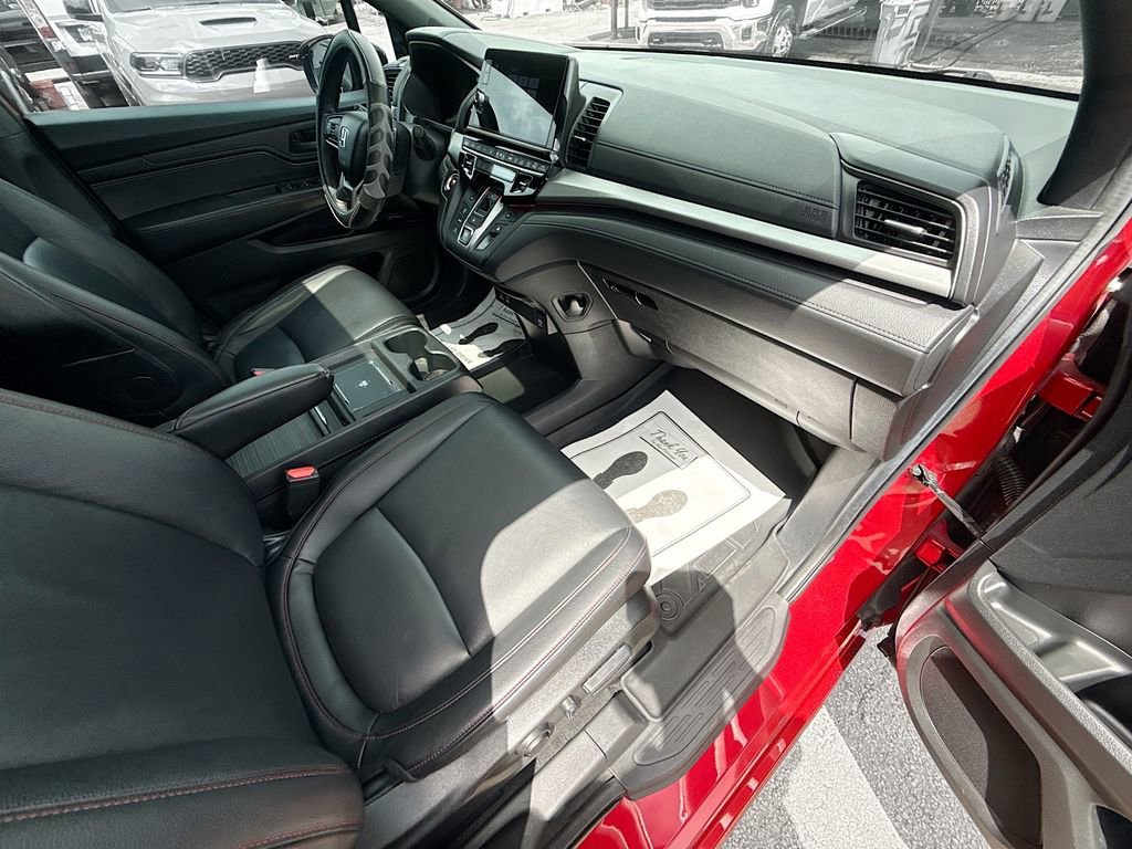 Used 2025 Honda Odyssey Sport-L image 38