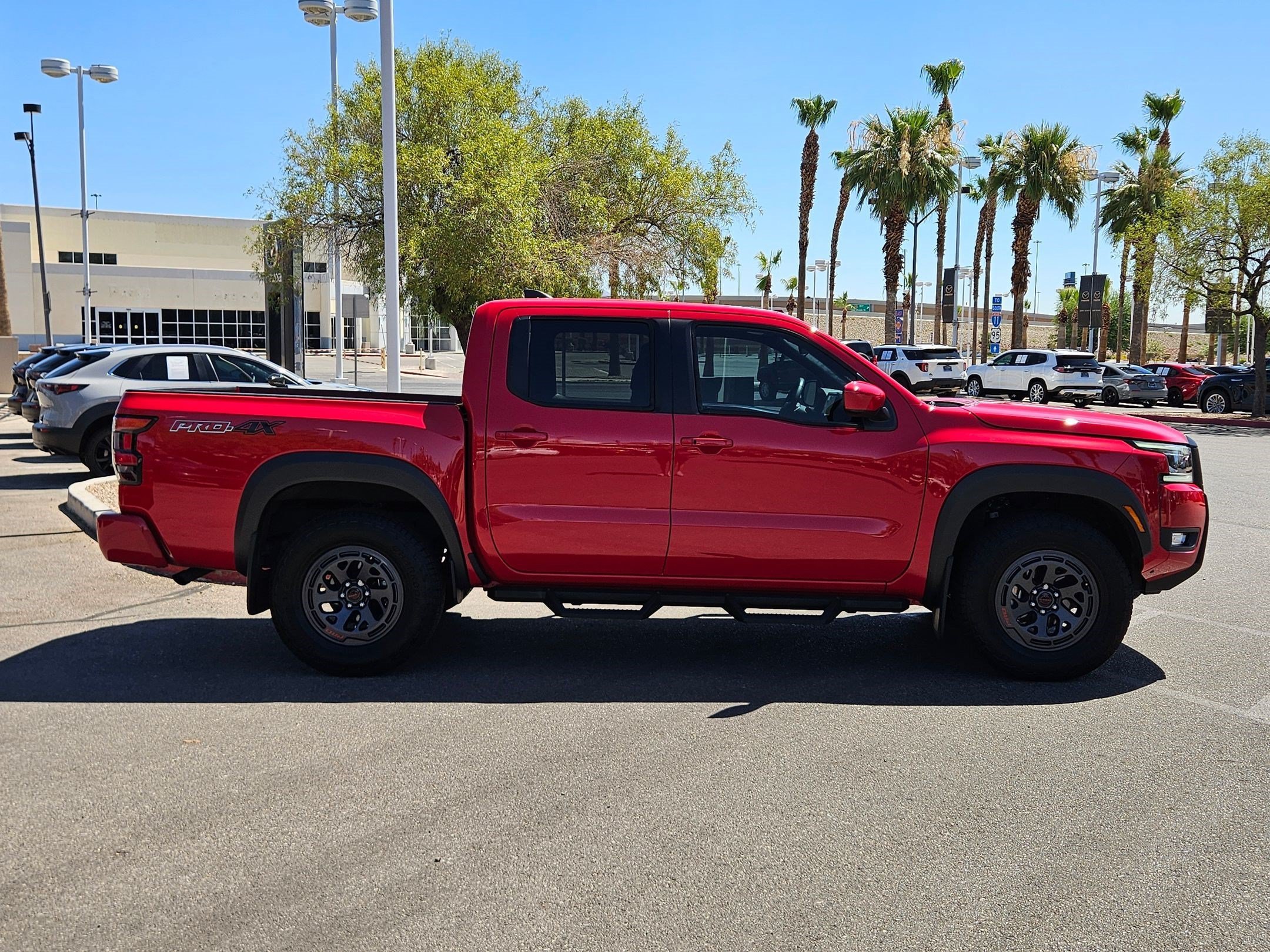 Used 2025 Nissan Frontier PRO-4X AWD/4WD image 6