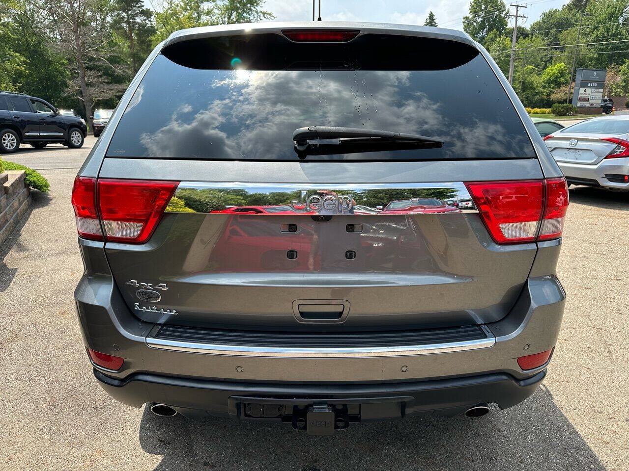 Used 2013 Jeep Grand Cherokee Overland AWD/4WD image 5
