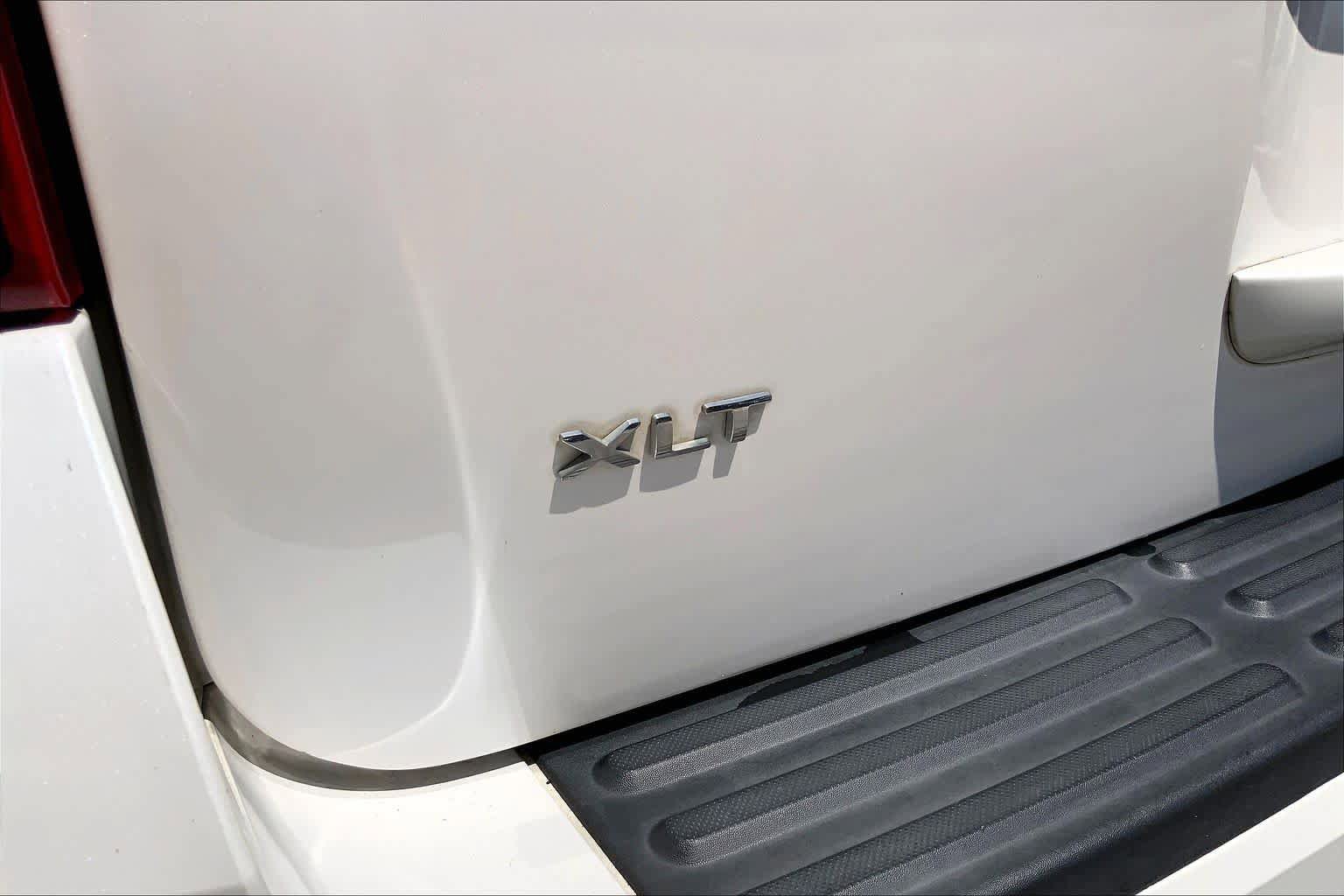Used 2017 Ford Expedition XLT w/ Equipment Group 202A RWD image 10