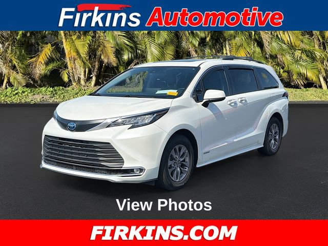 Used 2021 Toyota Sienna XLE FWD image 1