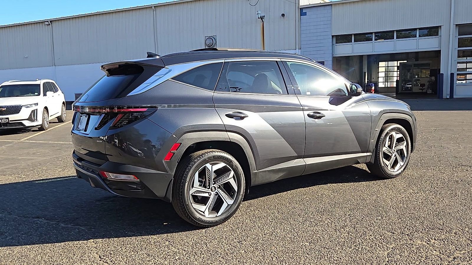 Certified 2023 Hyundai Tucson Limited w/ Cargo Package image 8