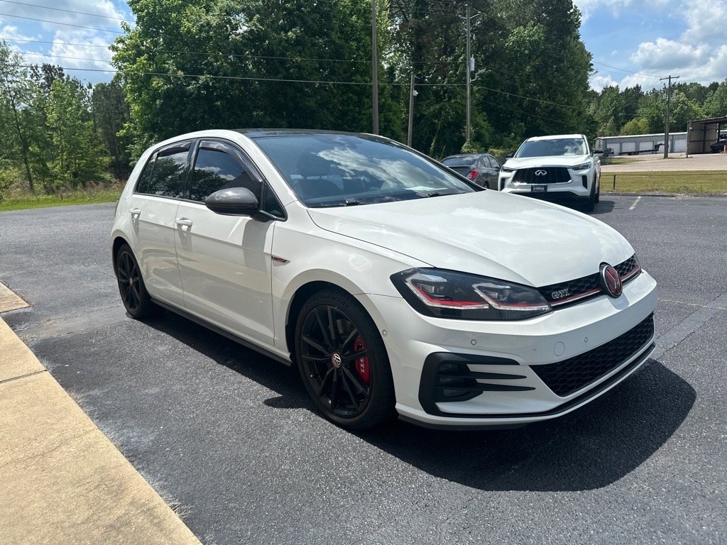 Used 2018 Volkswagen Golf 4-Door image 3