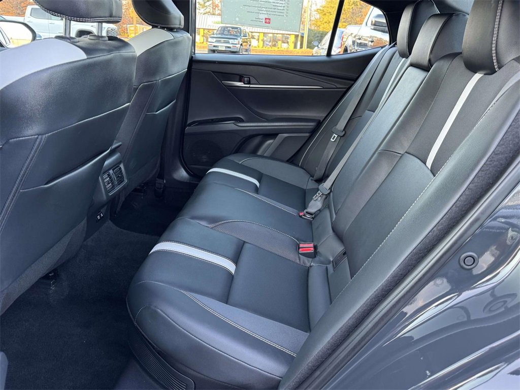 Used 2025 Toyota Camry SE image 17