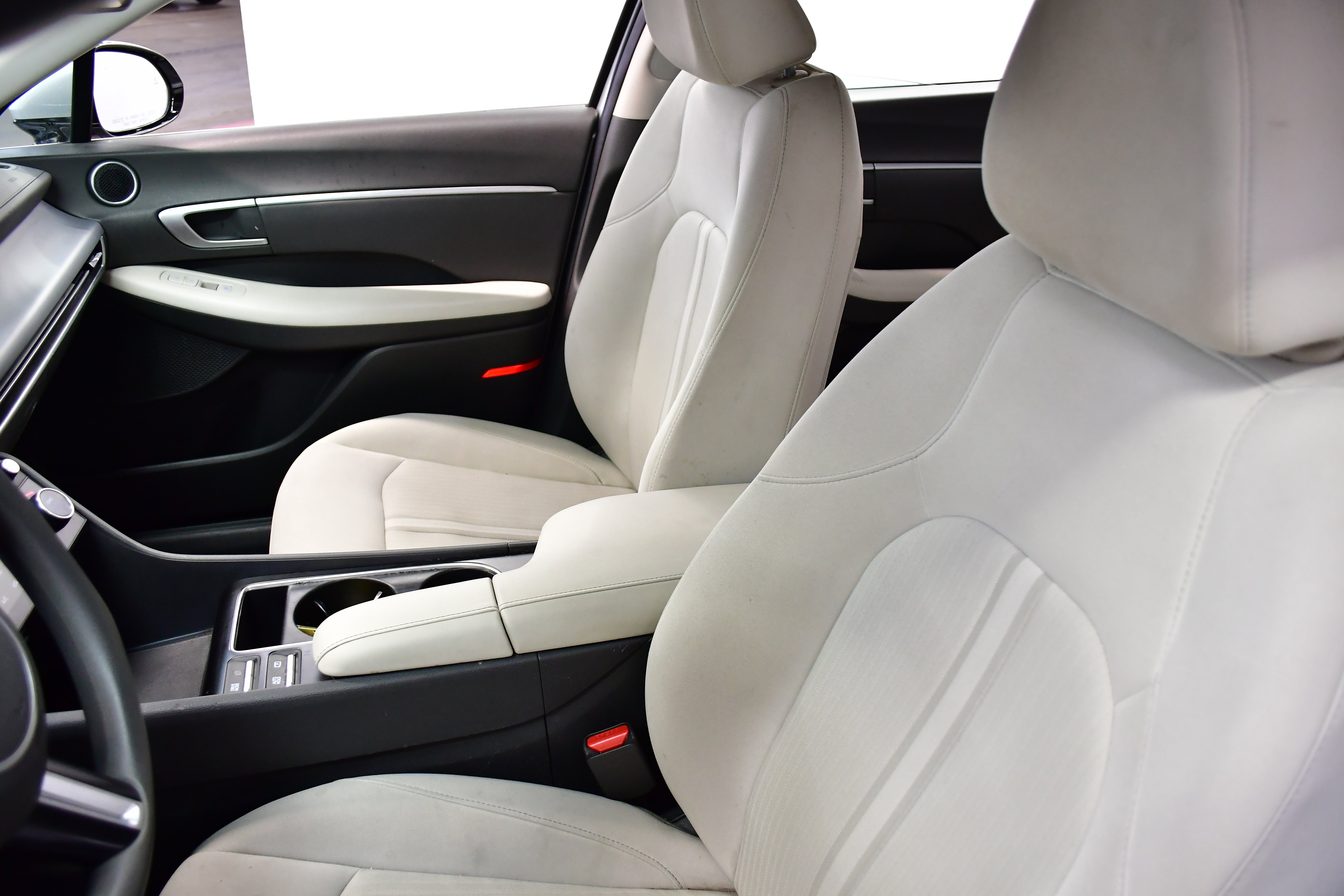 Used 2025 Hyundai Sonata SEL FWD image 9