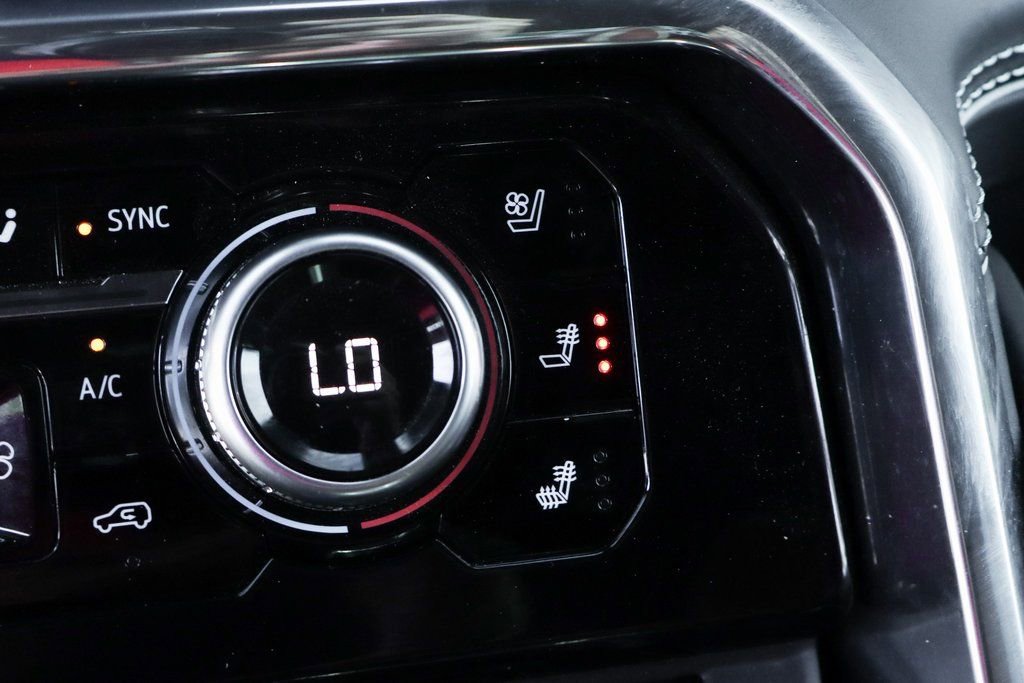 Used 2024 GMC Sierra 2500 Denali Ultimate image 35