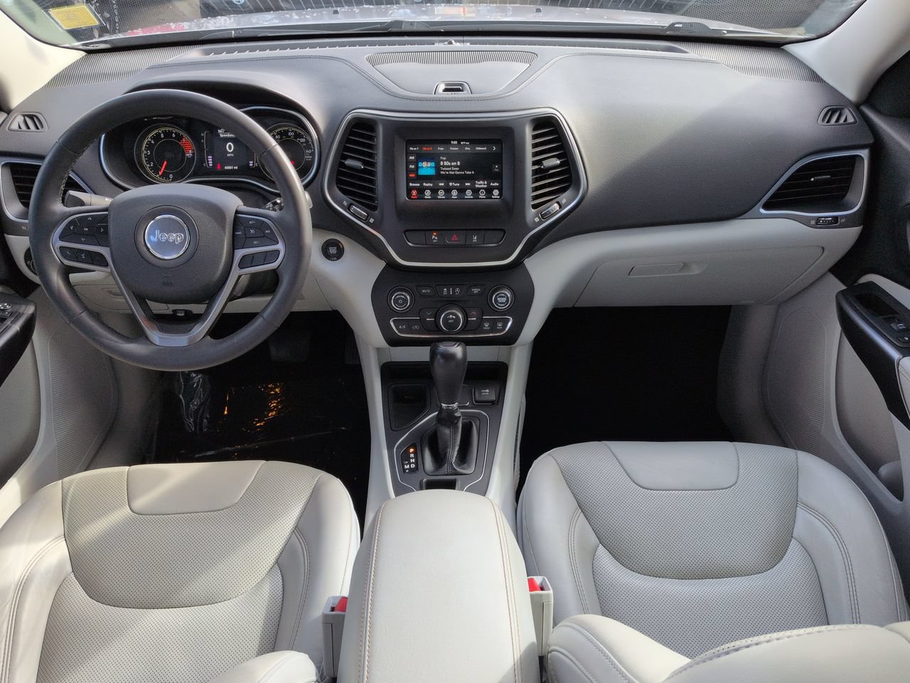 Used 2021 Jeep Cherokee Latitude Lux FWD image 14
