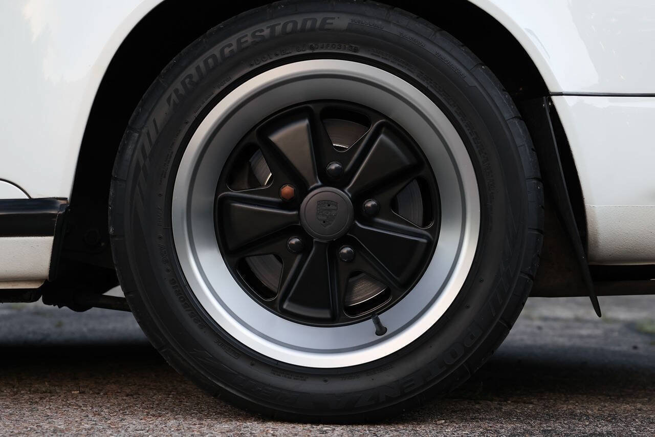 Used 1989 Porsche 911 Carrera RWD image 14