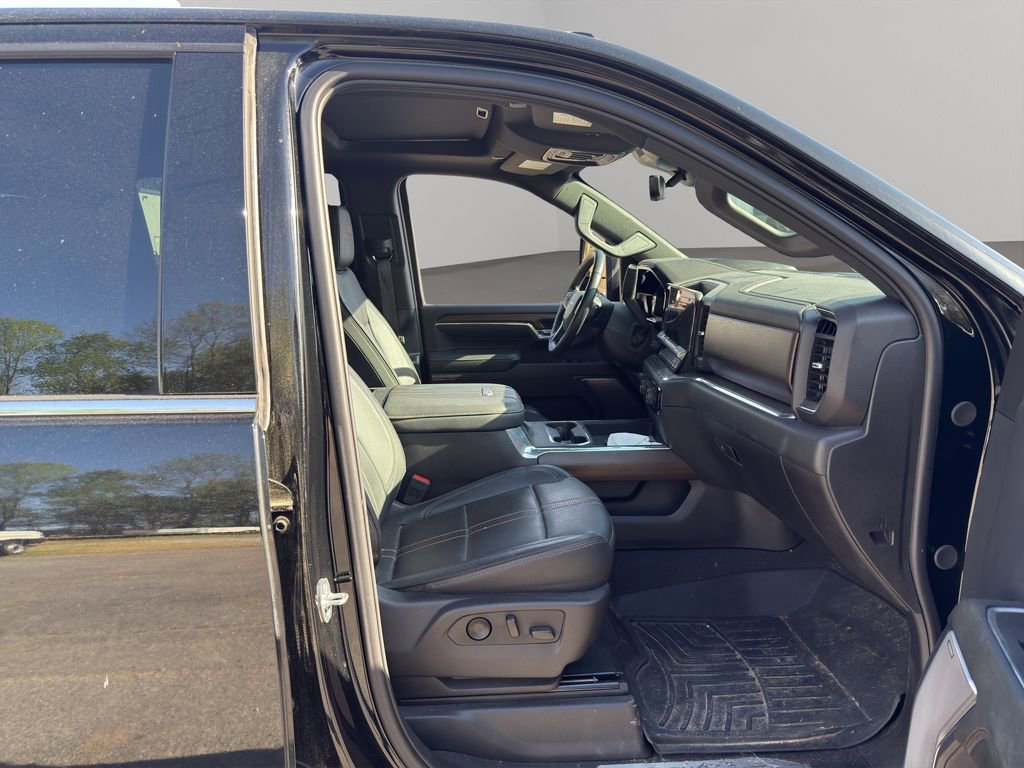 Used 2024 Chevrolet Silverado 3500 High Country w/ High Country Premium Package image 15