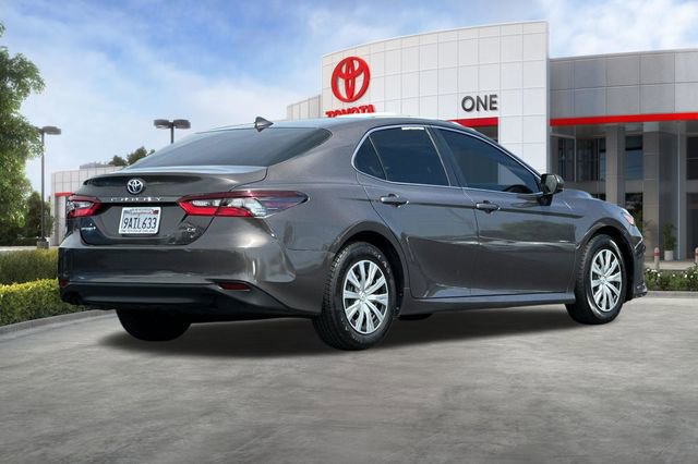 Used 2022 Toyota Camry LE FWD image 4