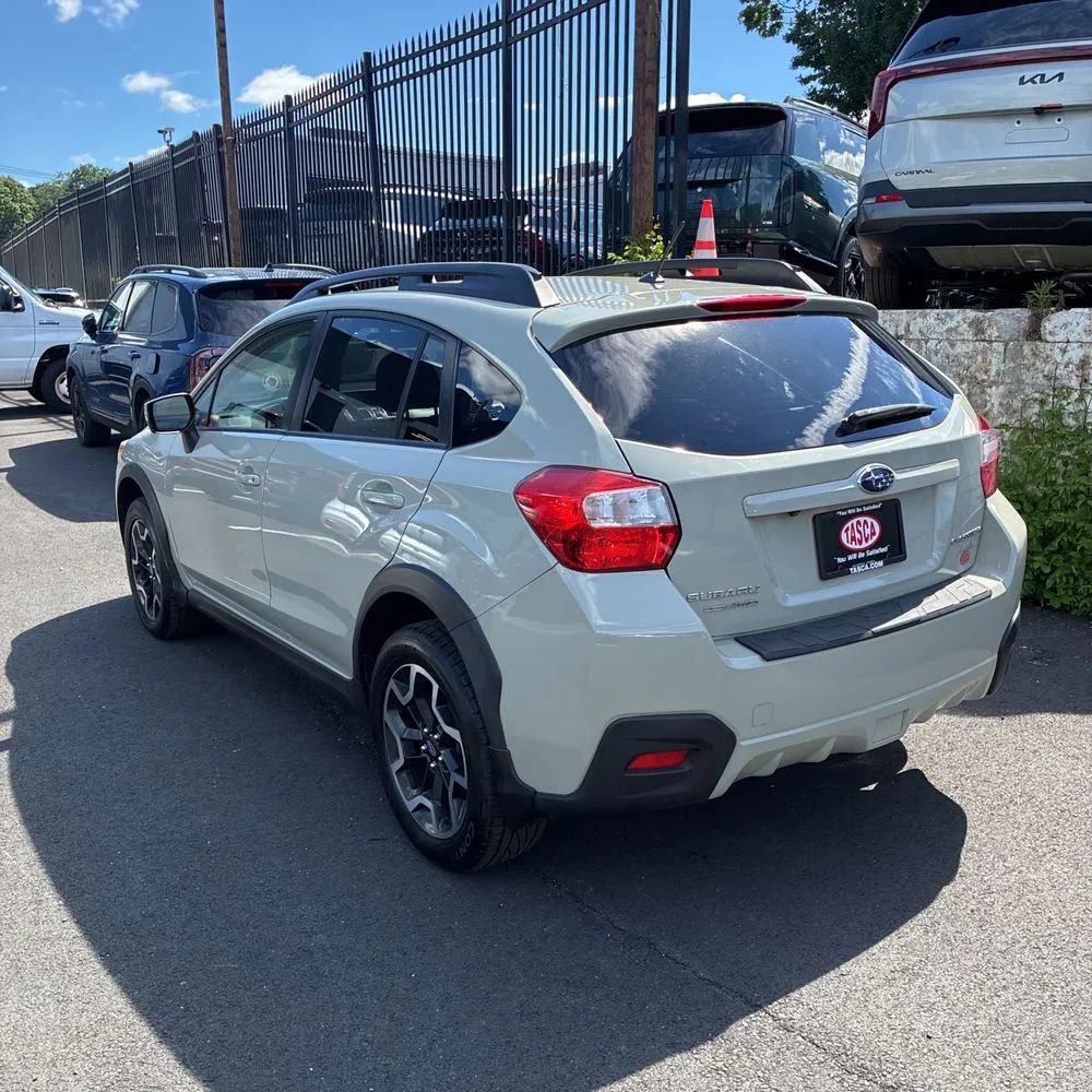 Used 2017 Subaru Crosstrek 2.0i Premium AWD/4WD image 4