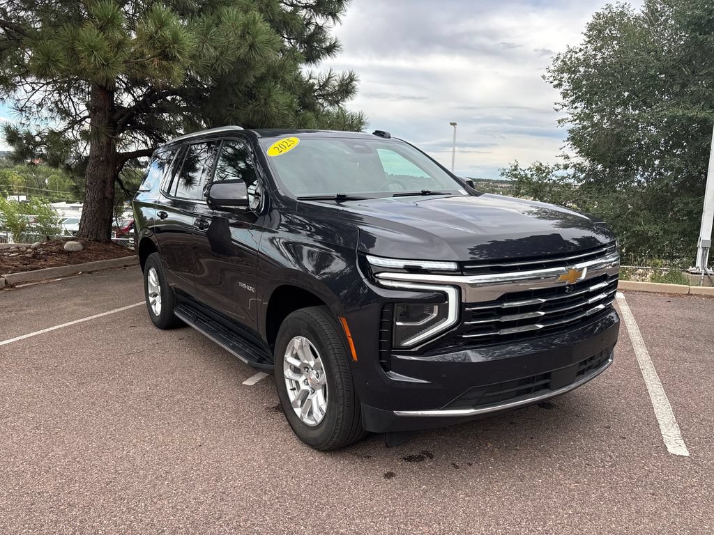 Used 2025 Chevrolet Tahoe LT AWD/4WD image 3