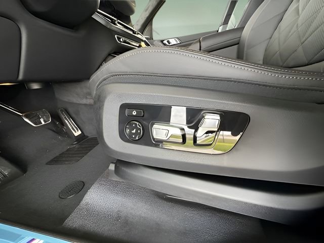 Certified 2026 BMW X7 xDrive40i w/ M Sport Package image 28