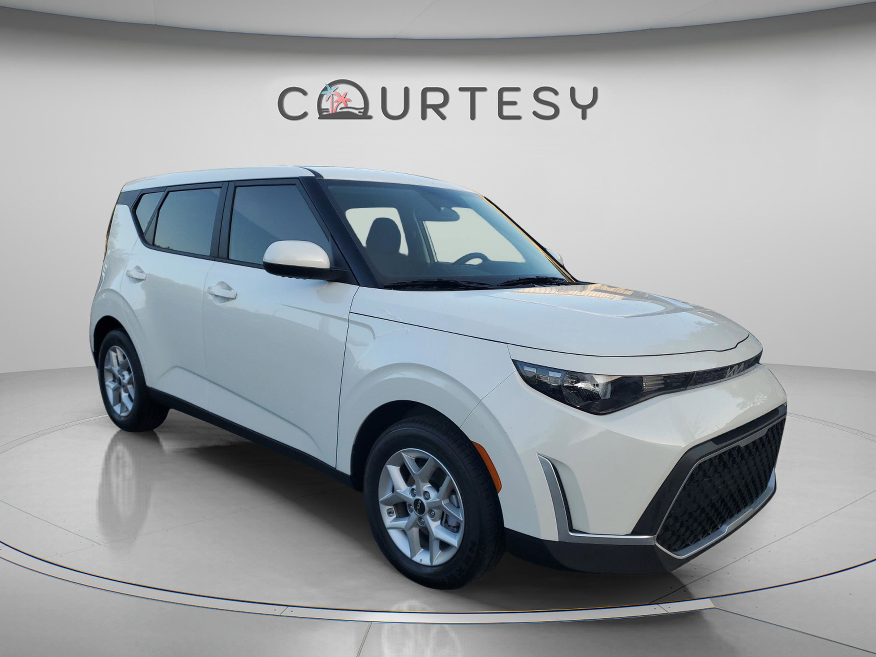 Used 2025 Kia Soul LX w/ LX Technology Package image 5