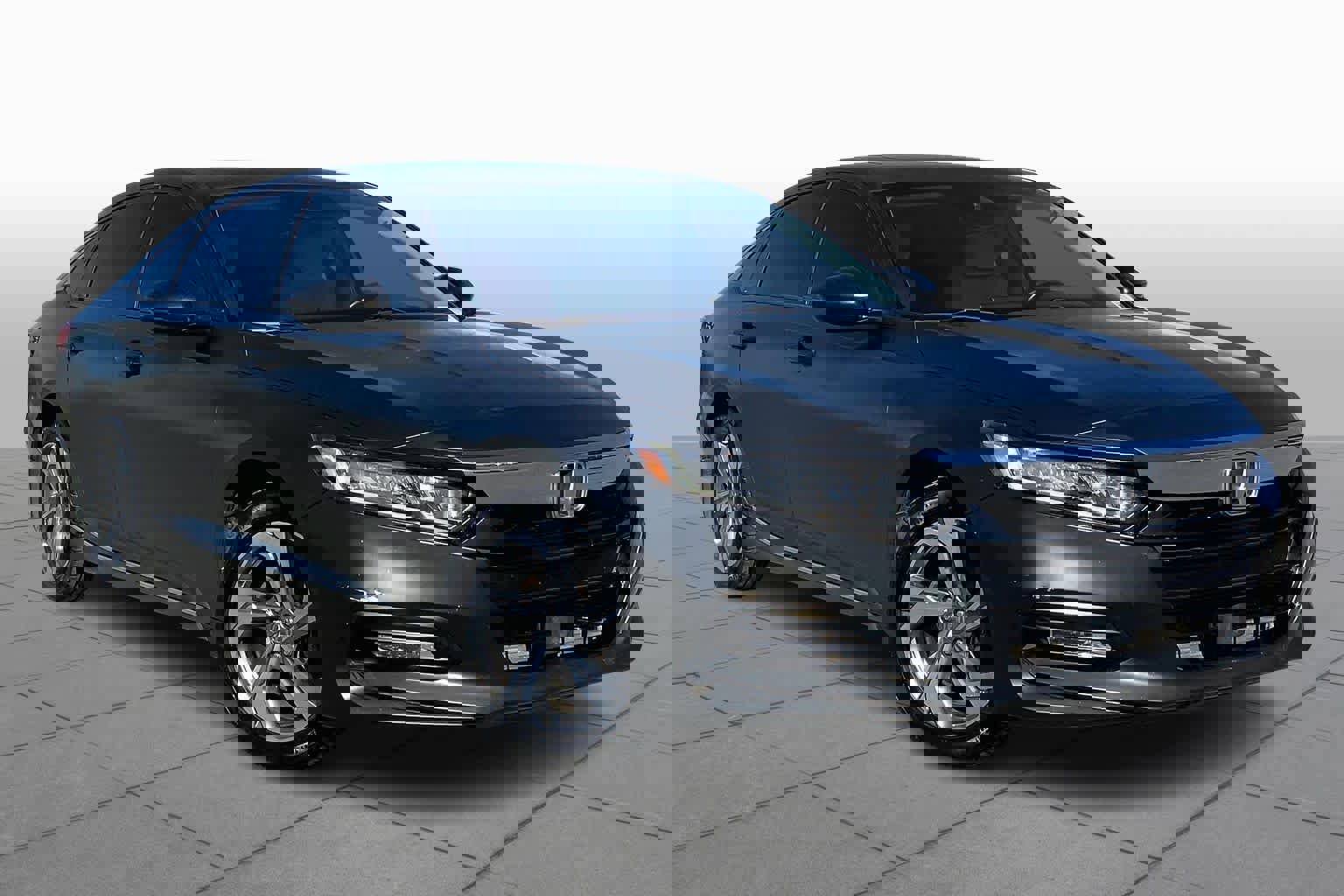 Used 2018 Honda Accord EX-L image 2