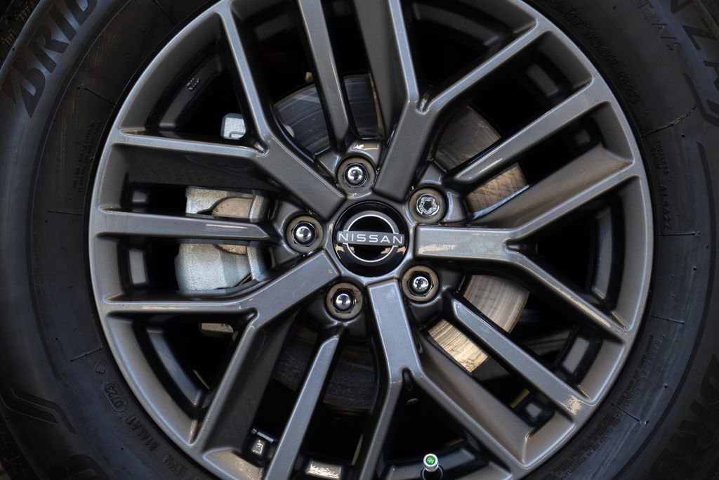 Used 2023 Nissan Rogue S image 10