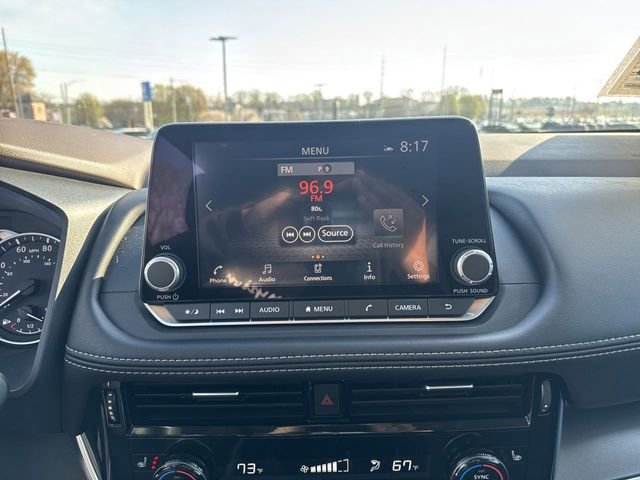 Used 2022 Nissan Rogue SV w/ SV Premium Package image 18