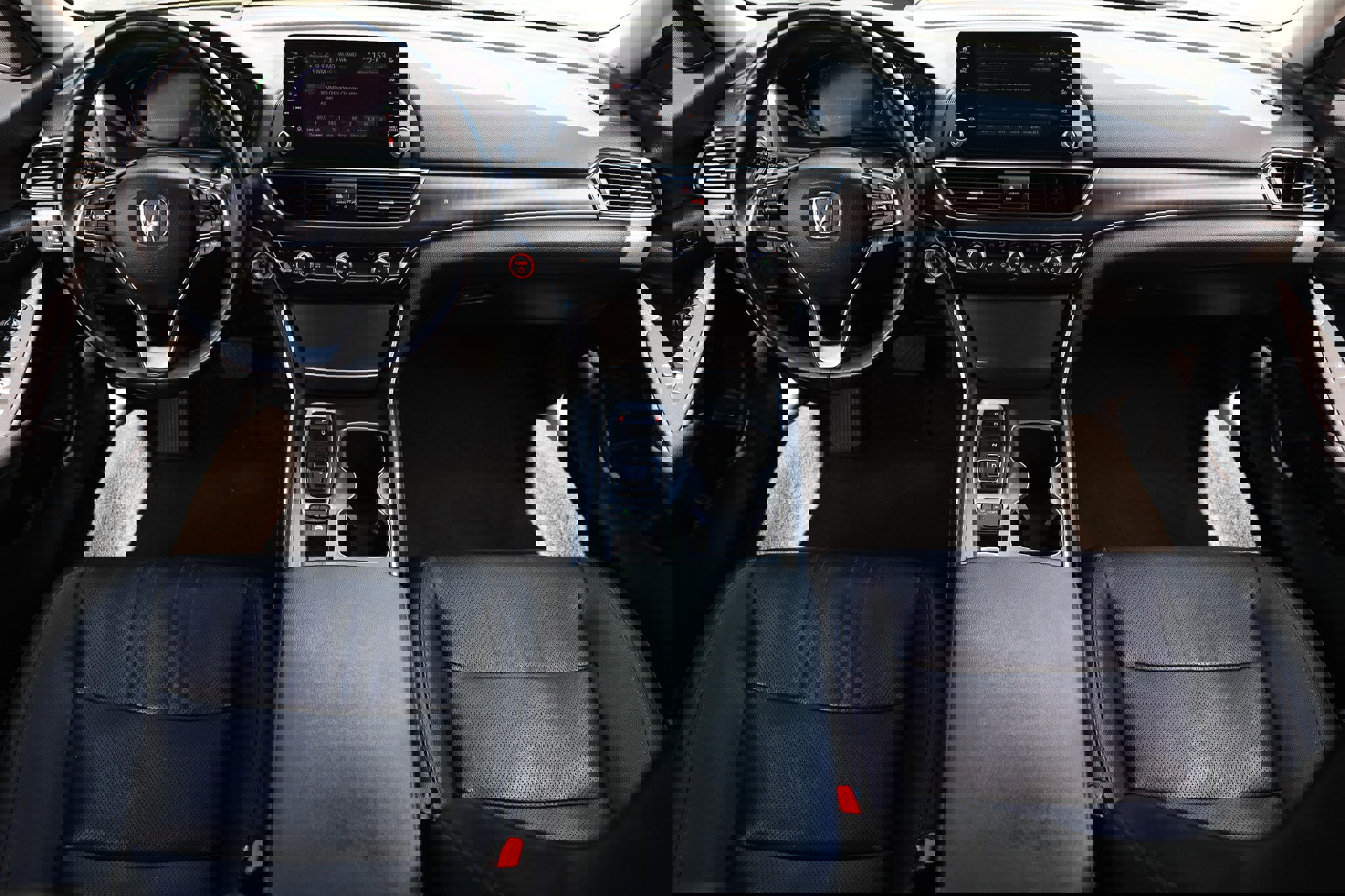 Used 2020 Honda Accord Touring image 2