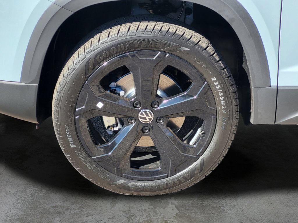 New 2026 Volkswagen Taos SE AWD/4WD image 19