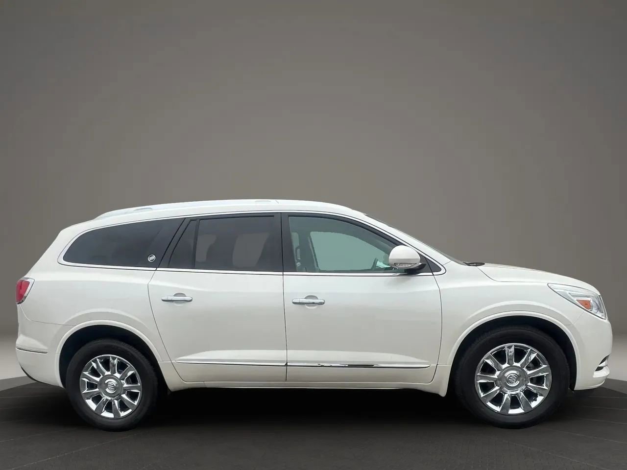 Used 2015 Buick Enclave Leather w/ Trailering Package image 4