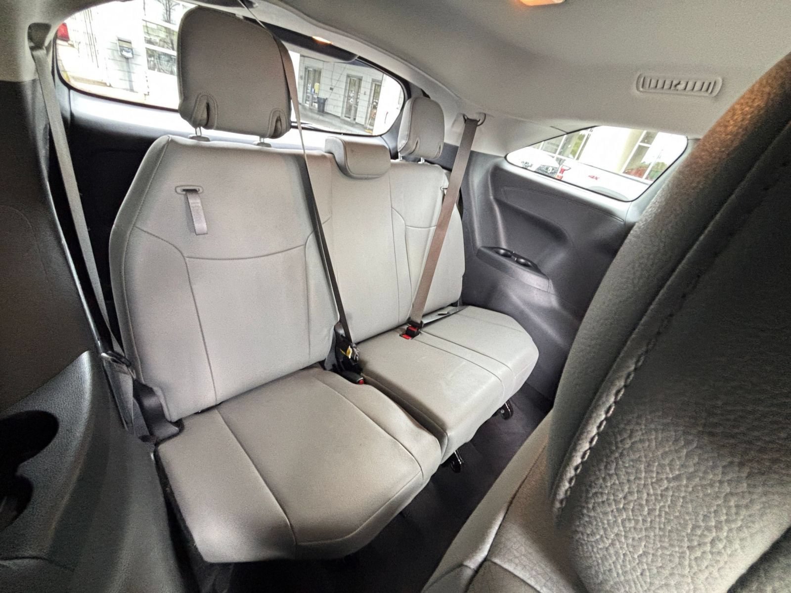 Used 2025 Toyota Sienna XLE FWD image 30