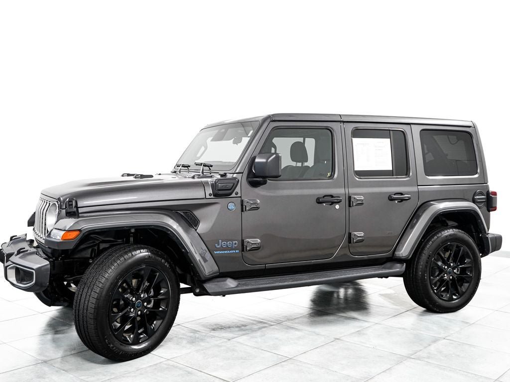 Used 2025 Jeep Wrangler Unlimited Sahara AWD/4WD image 4