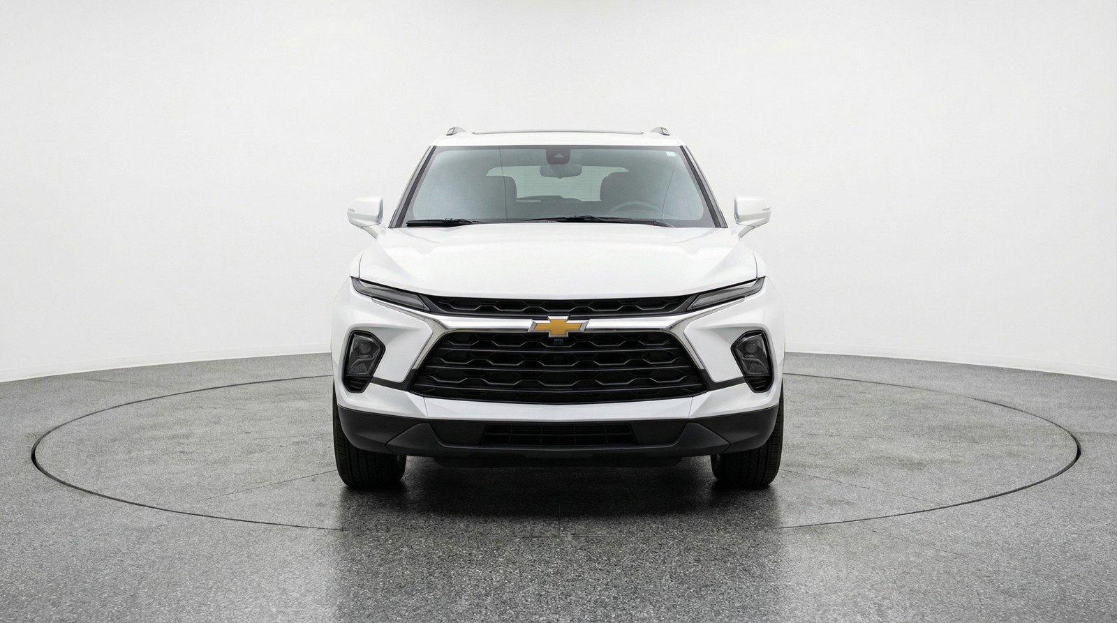 Used 2025 Chevrolet Blazer LT image 2