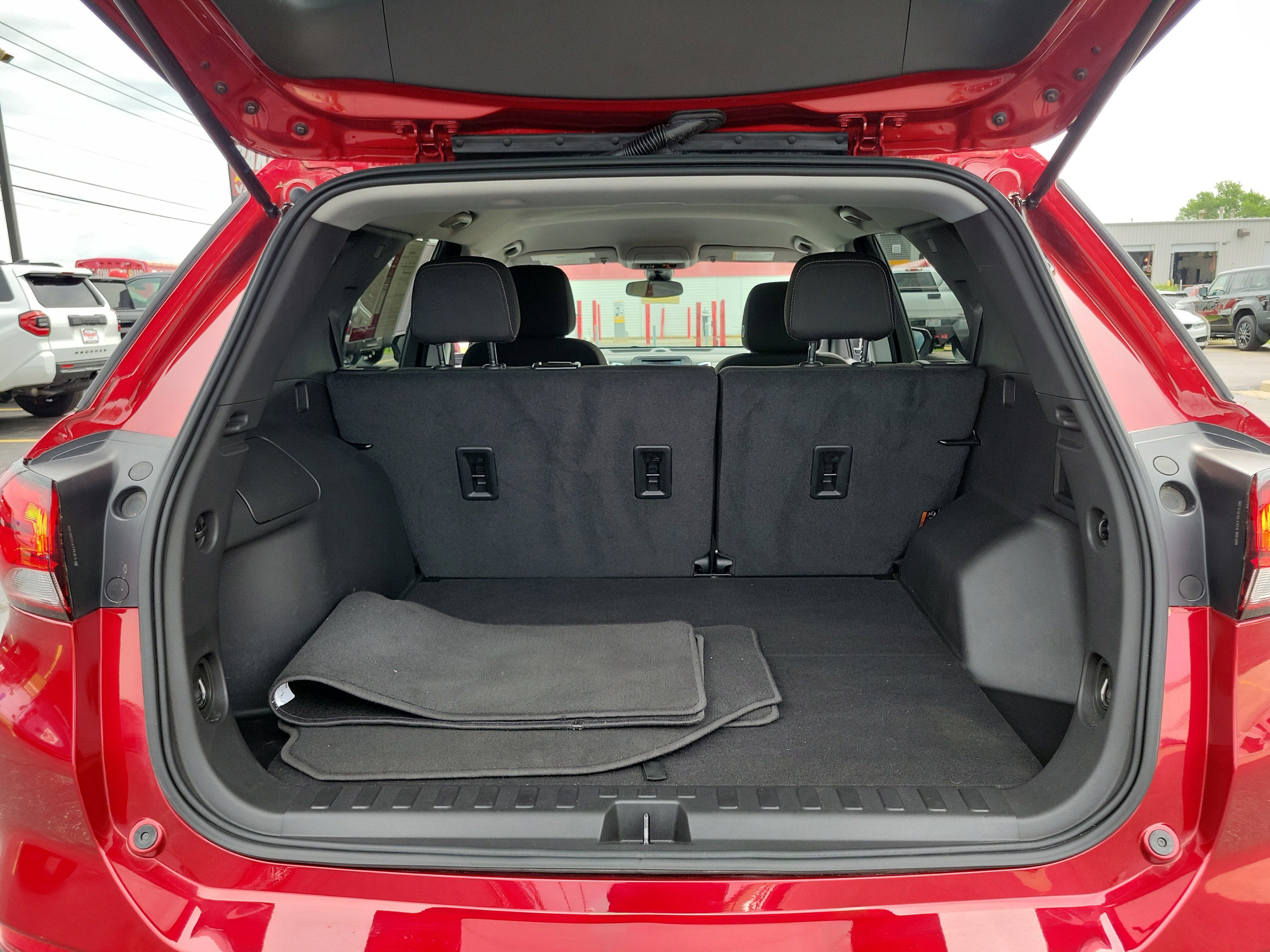 Used 2023 Chevrolet Equinox LT image 8