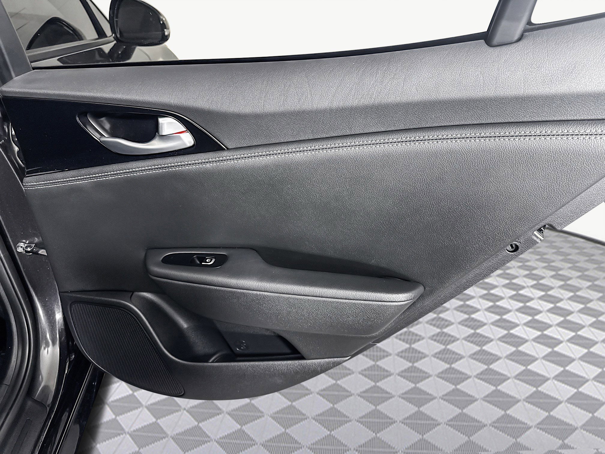 Used 2020 Kia Stinger GT-Line image 28