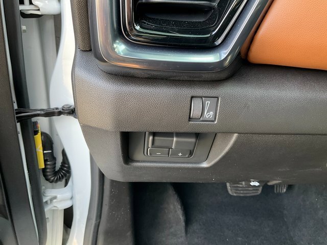 Used 2026 GMC Canyon AT4 image 9