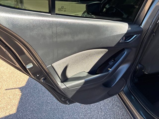 Used 2018 MAZDA MAZDA3 Sport FWD image 20