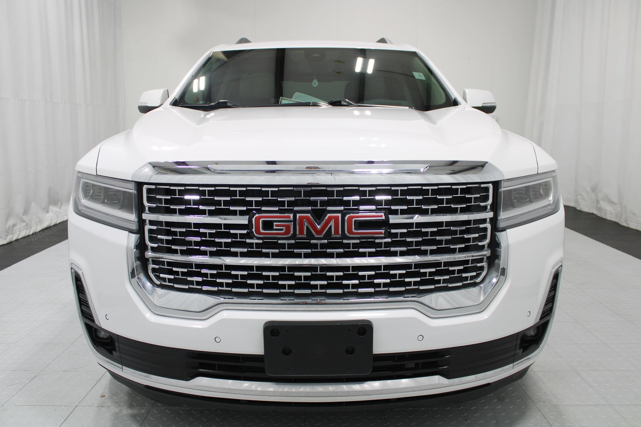 Used 2023 GMC Acadia Denali AWD/4WD image 3