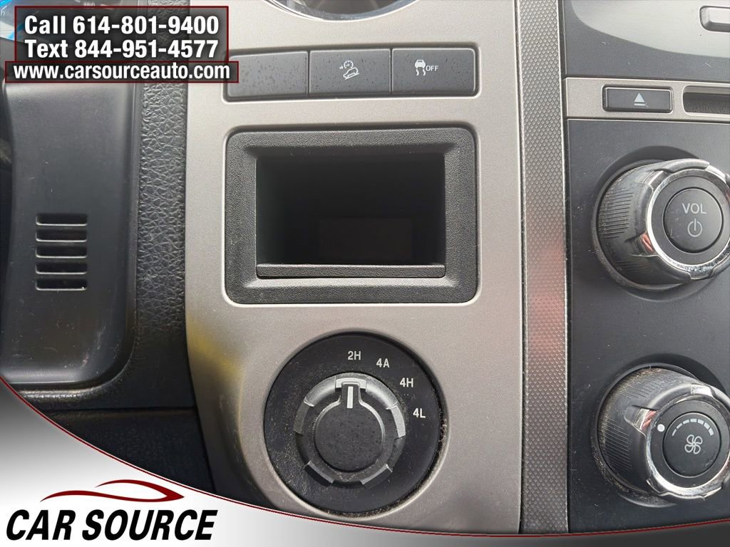 Used 2016 Ford Expedition EL XLT image 24