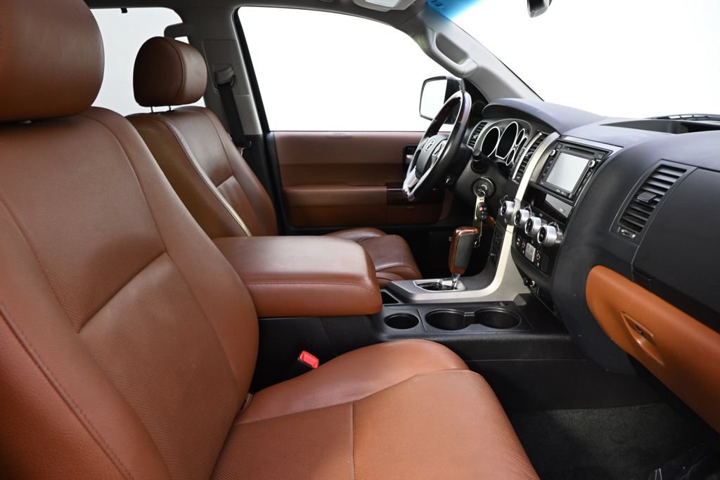 Used 2017 Toyota Sequoia Platinum AWD/4WD image 13