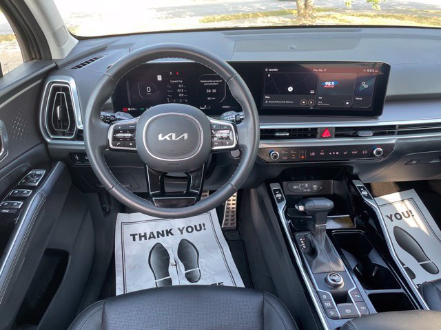Used 2025 Kia Sorento SX FWD image 13
