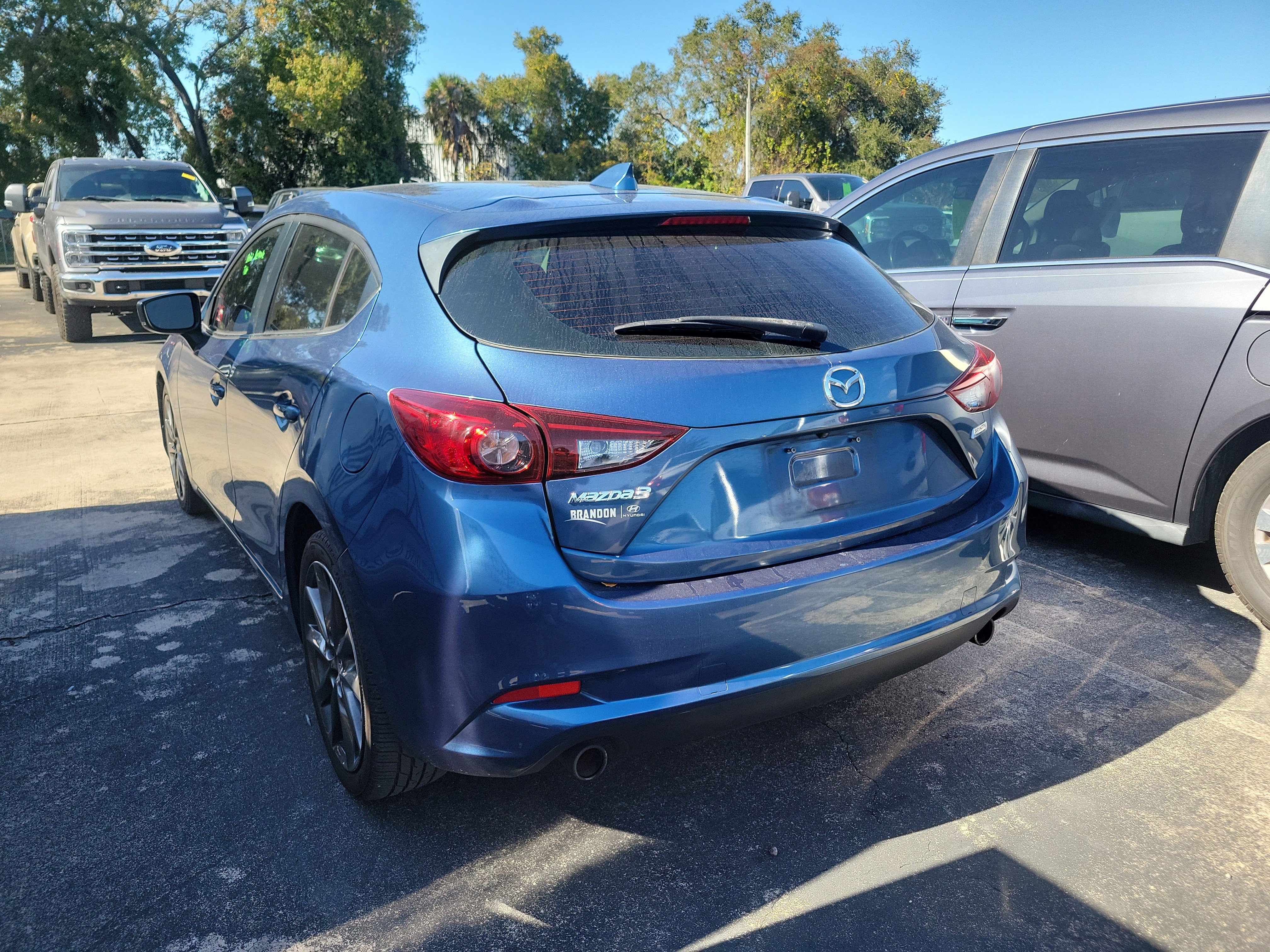 Used 2018 MAZDA MAZDA3 Touring image 4