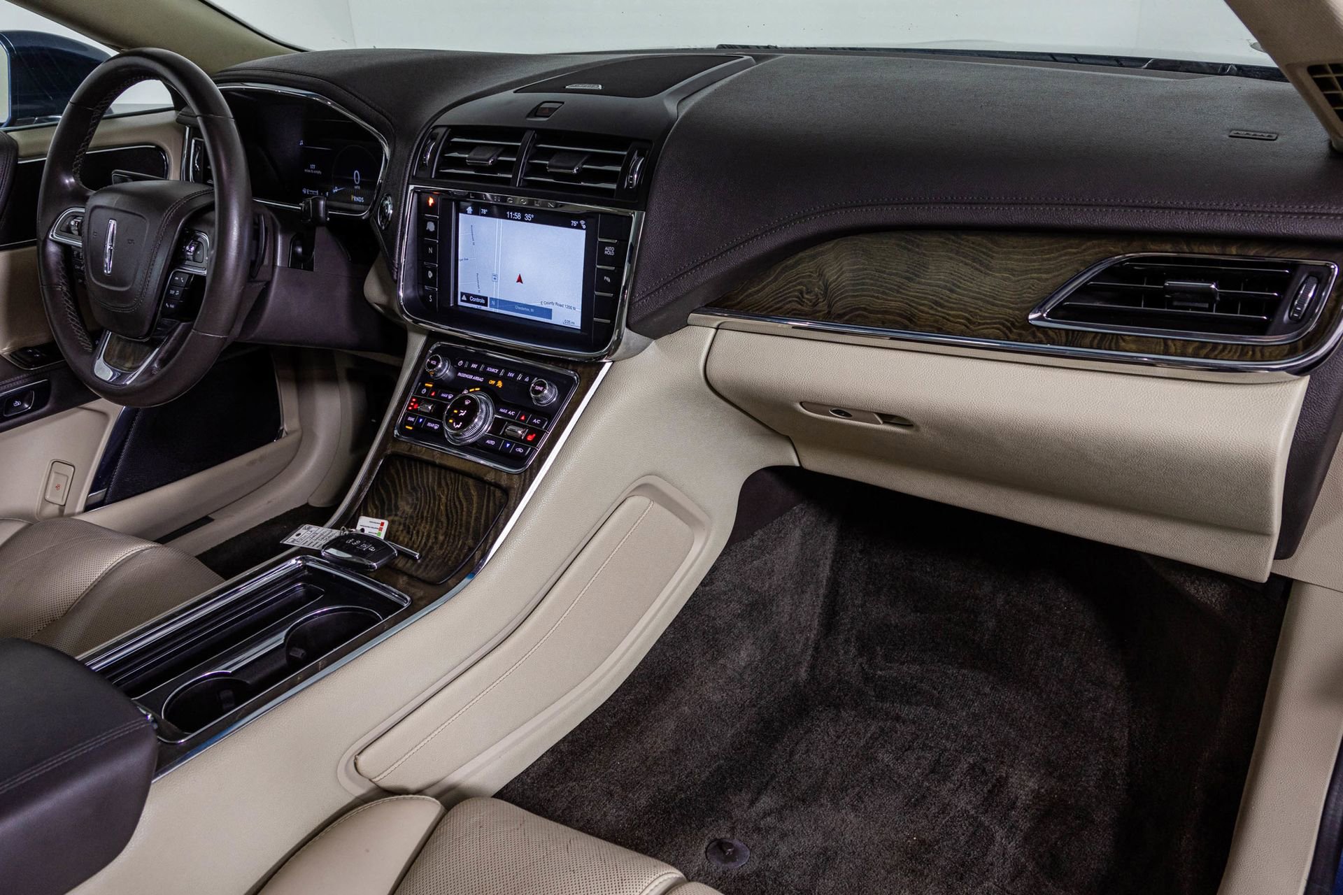 Used 2018 Lincoln Continental Select image 47