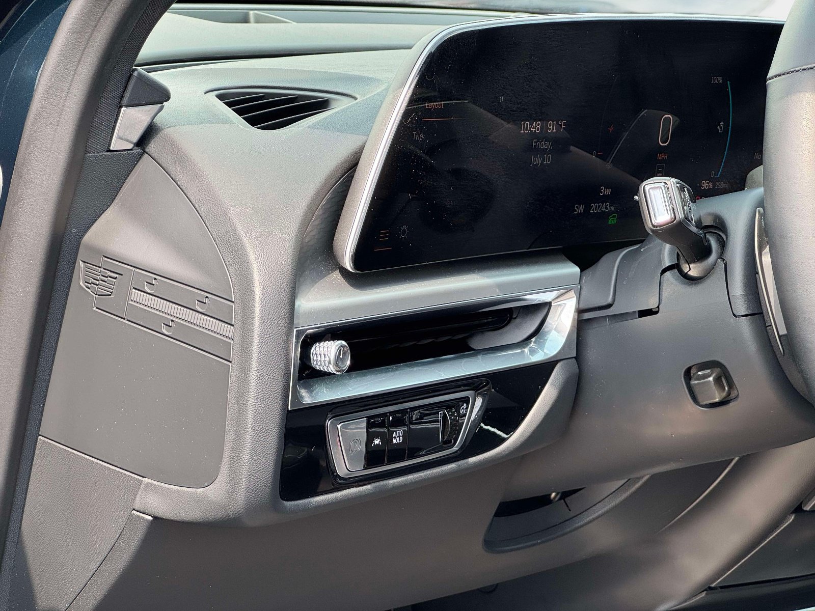 Used 2024 Cadillac Lyriq Luxury AWD/4WD image 13