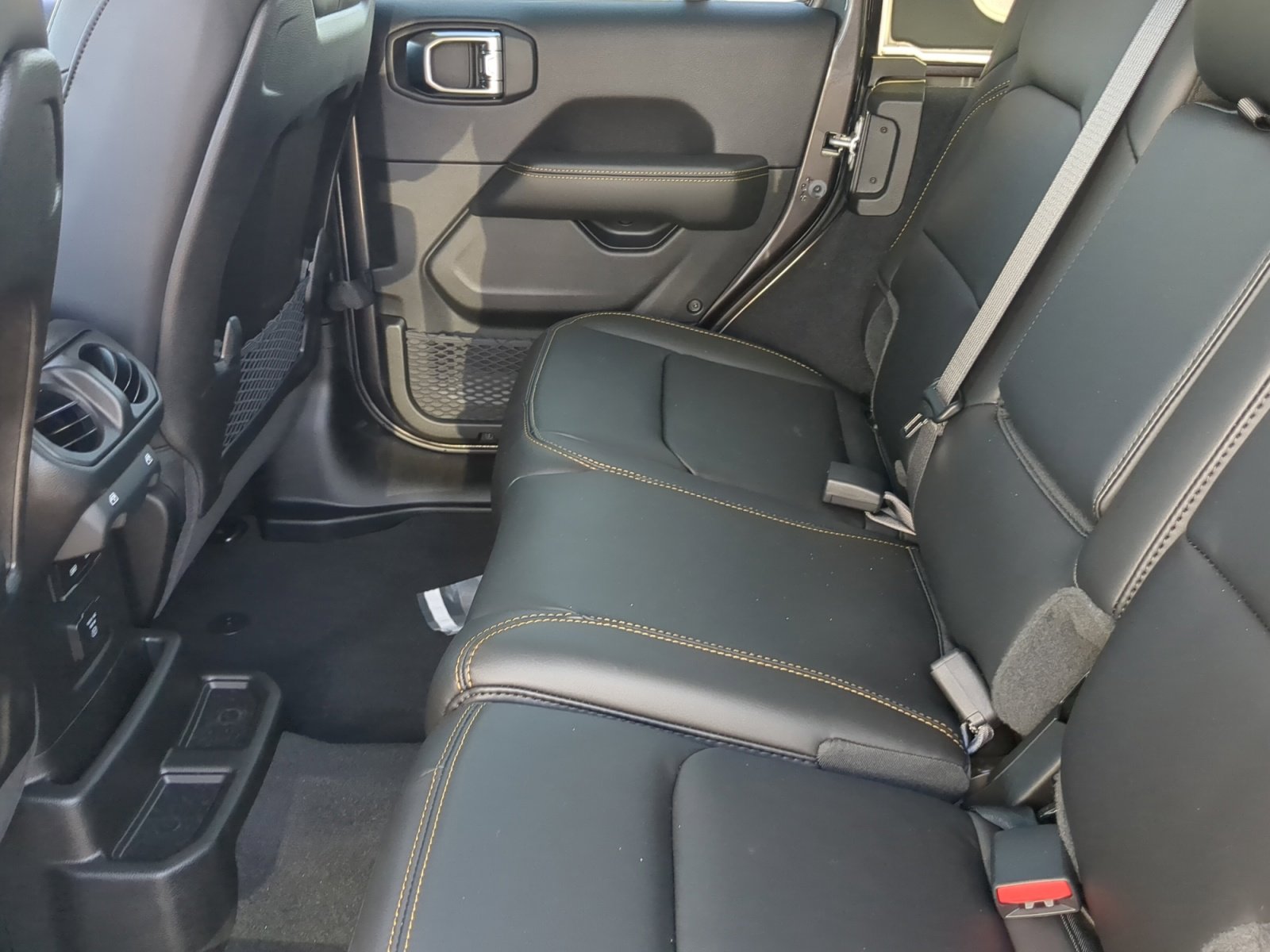 New 2025 Jeep Wrangler Unlimited Rubicon 392 image 17