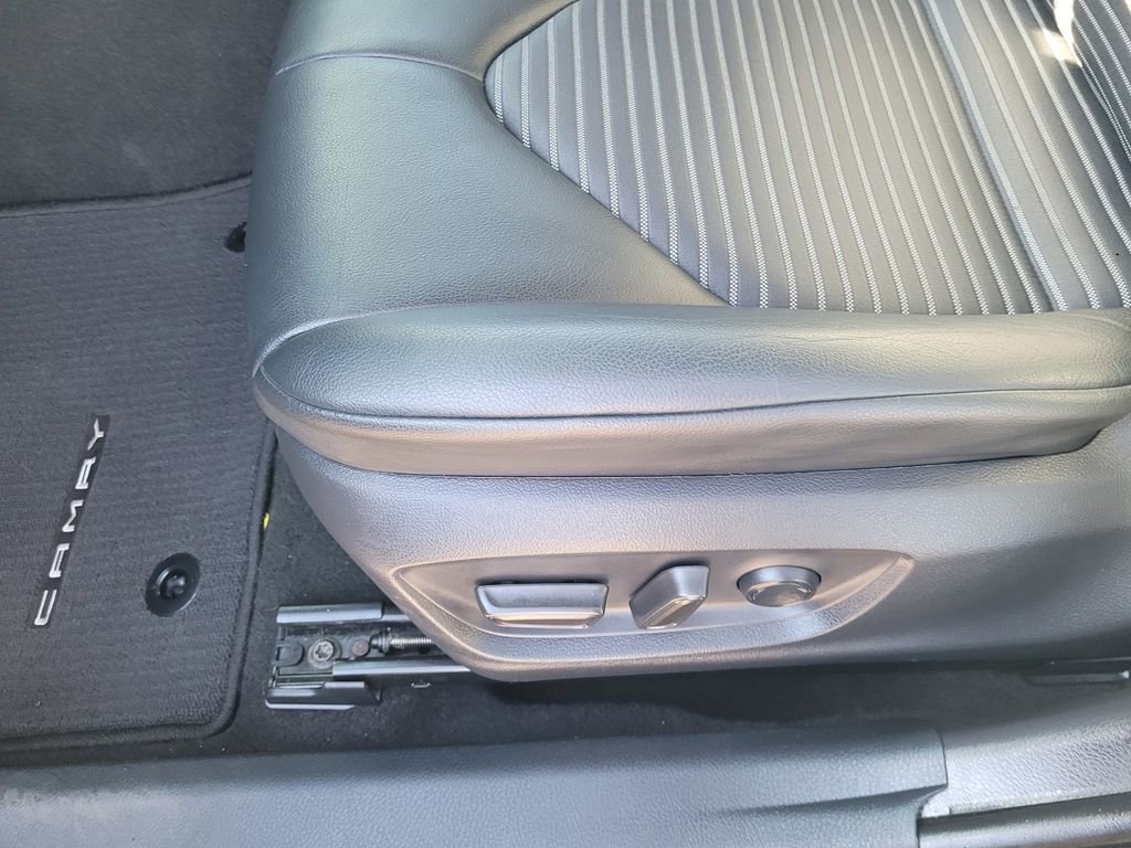 Used 2021 Toyota Camry SE image 24