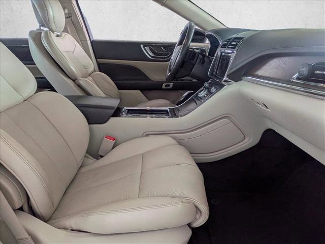 Used 2018 Lincoln Continental Select image 20