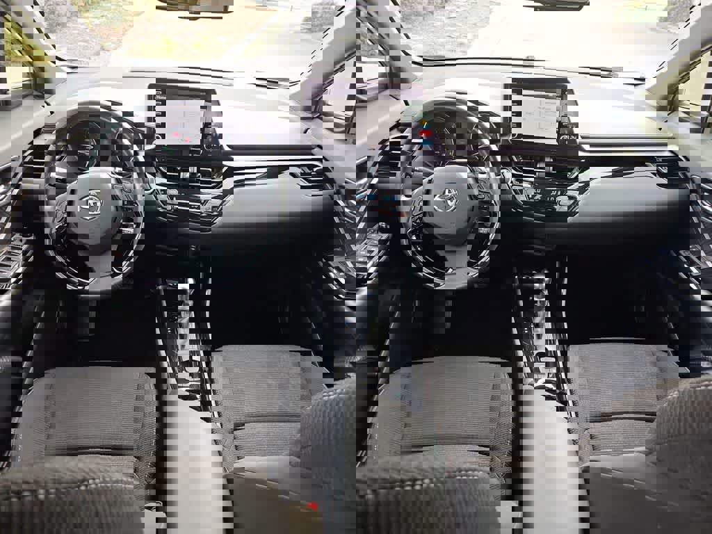 Used 2019 Toyota C-HR XLE image 21