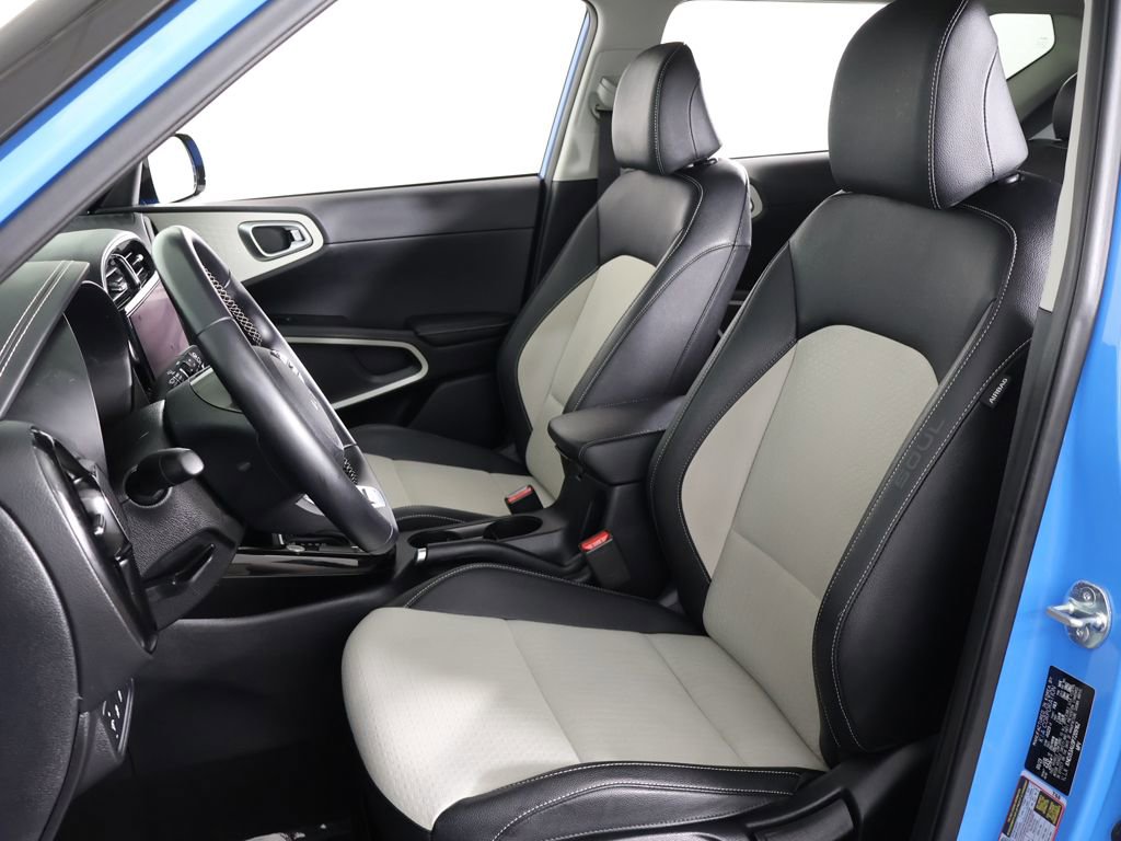 Used 2023 Kia Soul GT-Line FWD image 27
