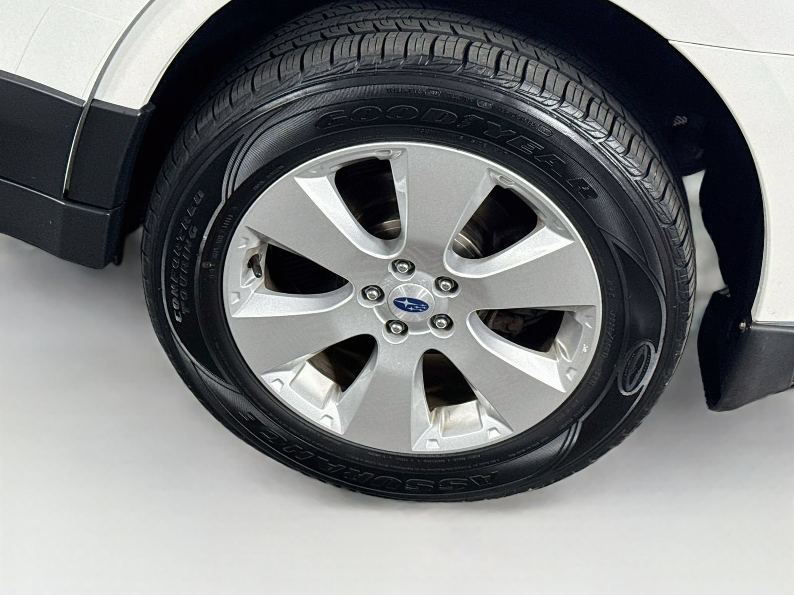 Used 2012 Subaru Outback 2.5i Limited w/ Moonroof Pkg AWD/4WD image 9