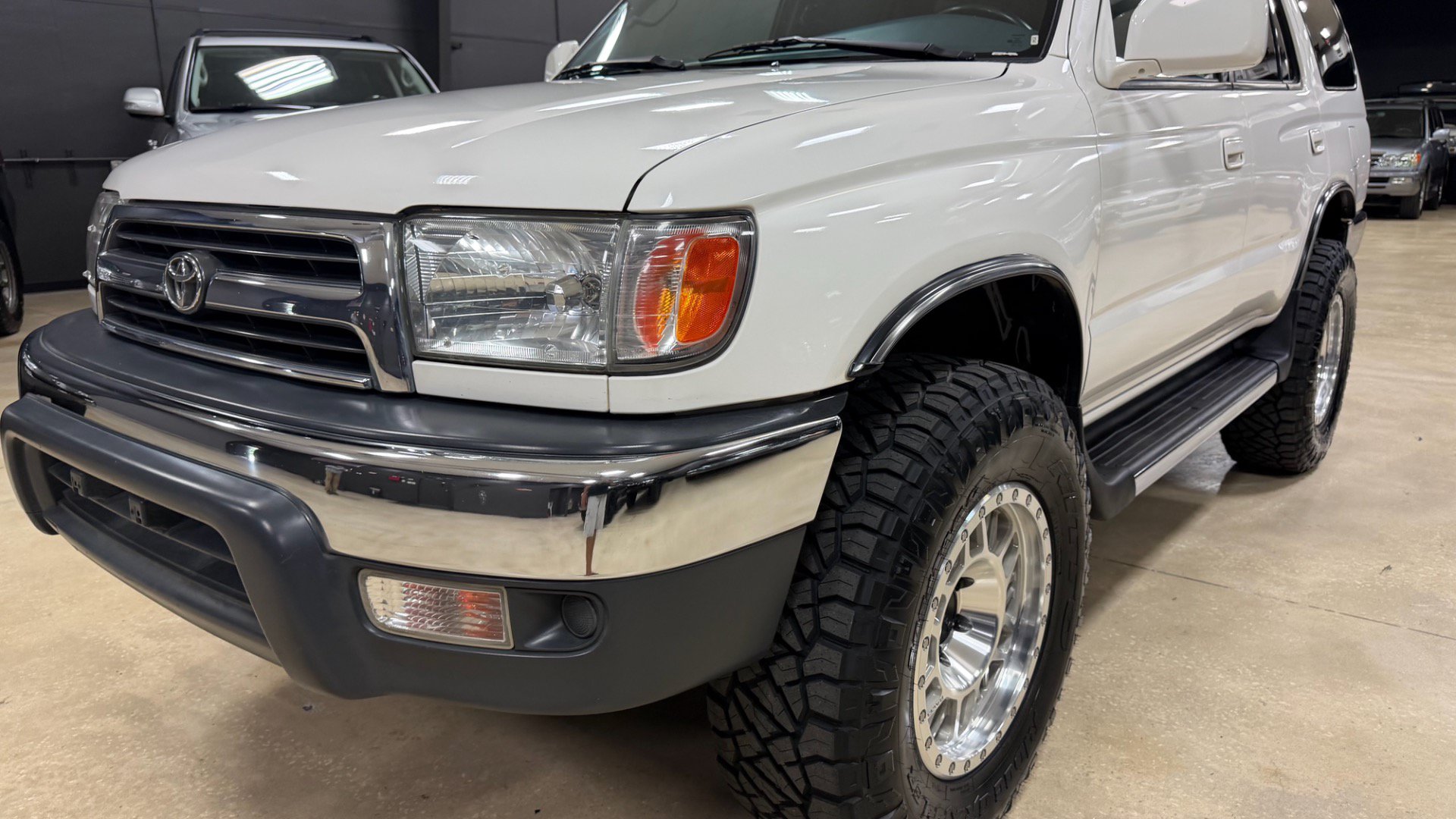 Used 2000 Toyota 4Runner SR5 w/ Upgrade Value Pkg 4 AWD/4WD image 12