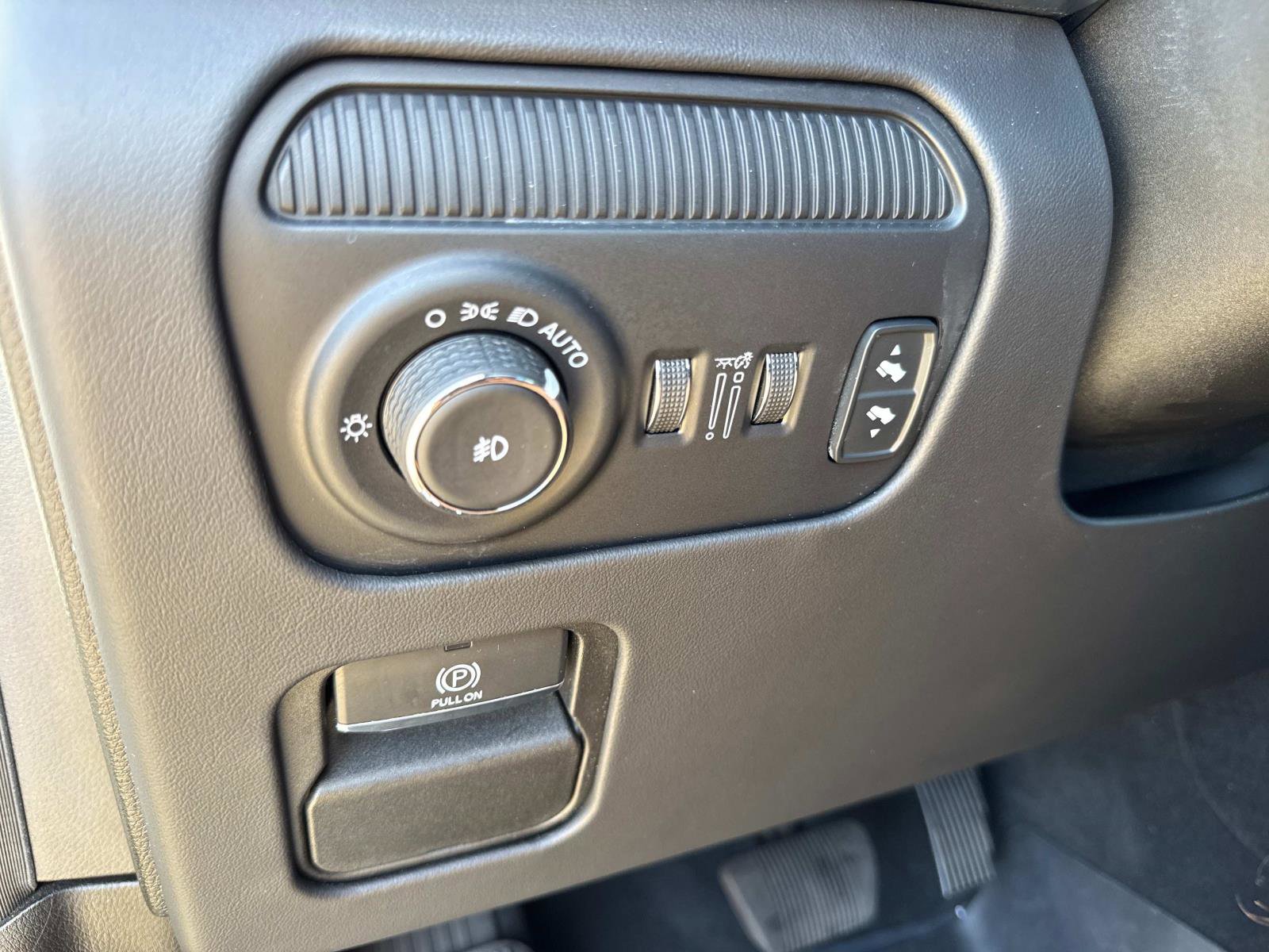 Certified 2024 Jeep Grand Wagoneer L Series II w/ Quick Order Packagew 28T image 32