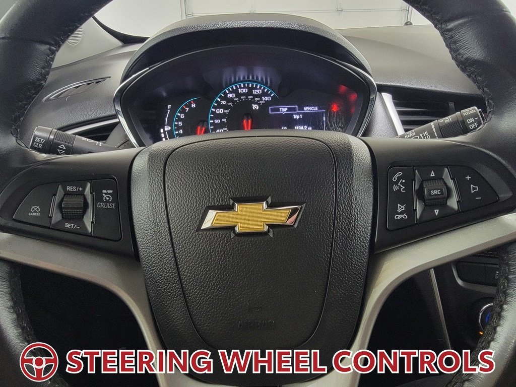 Used 2020 Chevrolet Trax LT w/ LT Convenience Package FWD image 18