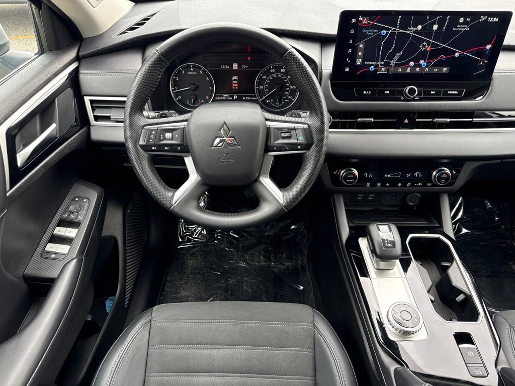 Used 2025 Mitsubishi Outlander SE AWD/4WD image 21